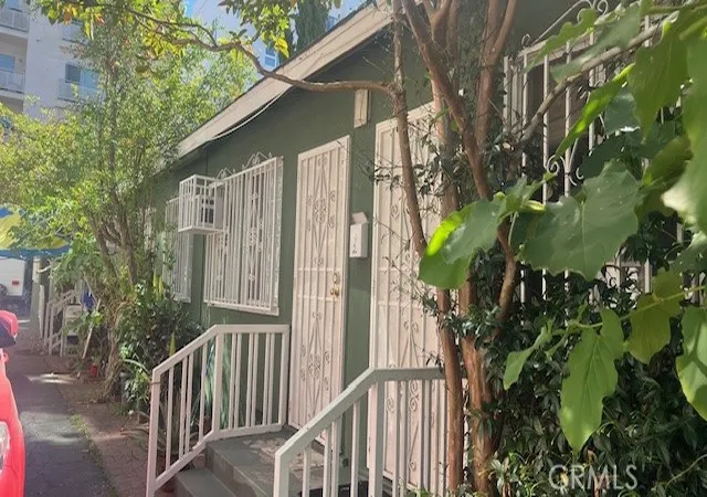 1st image of 1028 S Kenmore, Los Angeles, CA 90006 | MLS# MB26061761