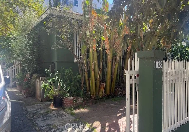 2nd image of 1028 S Kenmore, Los Angeles, CA 90006 | MLS# MB26061761