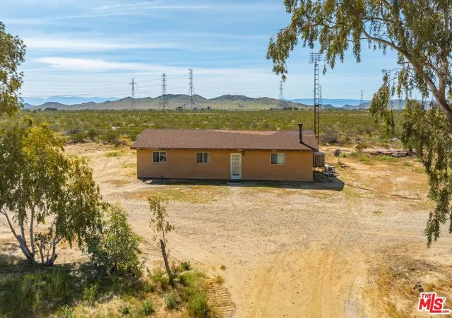 3rd image of 9750 W 70Th St, Mojave, CA 93501 | MLS# 26667917