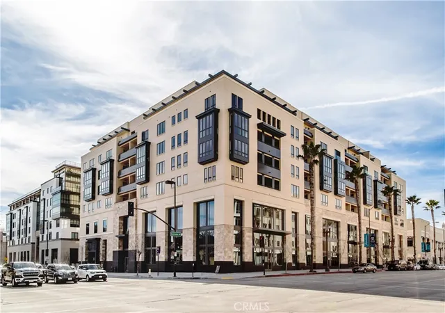 Photo 1 of Condo for sale at 39 S Los Robles Ave #3006, Pasadena, CA 91101 | MLS# TR26061840 | Listing updated on 2026-09-30