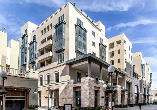 Photo 3 of Condo for sale at 39 S Los Robles Ave #3006, Pasadena, CA 91101 | MLS# TR26061840 | Listing updated on 2026-09-30
