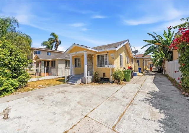 1st image of 160 W 89th, Los Angeles, CA 90003 | MLS# DW26061841
