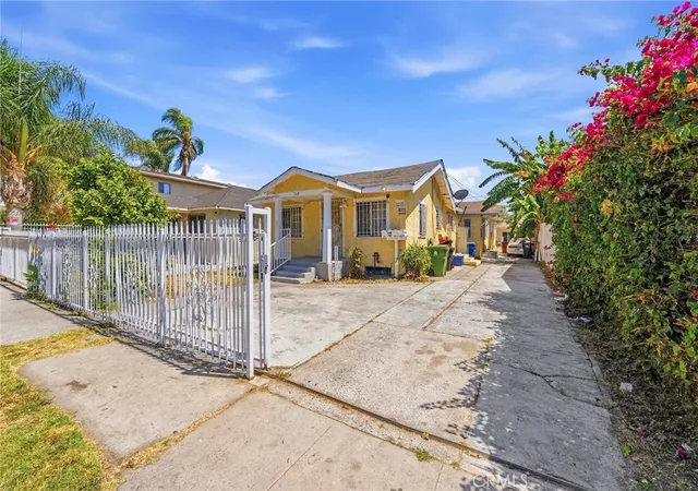 2nd image of 160 W 89th, Los Angeles, CA 90003 | MLS# DW26061841