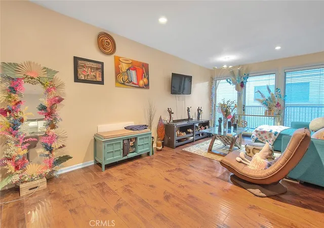 Listing Photo 4 - Condo for sale in building located at 1770 Ximeno Ave, Long Beach, CA 90815 - Unit #314