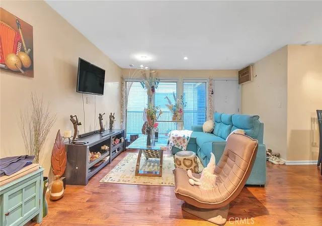 Listing Photo 5 - Condo for sale in building located at 1770 Ximeno Ave, Long Beach, CA 90815 - Unit #314