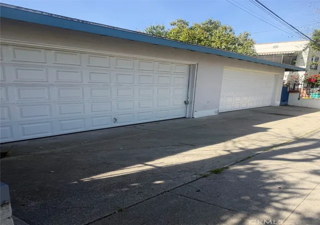 Photo 5 of Multi family home for sale at 2468 W Avenue 32, Los Angeles, CA 90065 | MLS# SR26062005 | Listing updated on 2026-09-30