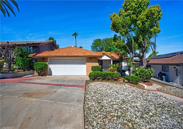 Photo 3 of Sale Pending at 22470 Lighthouse Dr, Canyon Lake, CA 92587 | MLS# SW26056670 | Listing updated on 2026-09-24