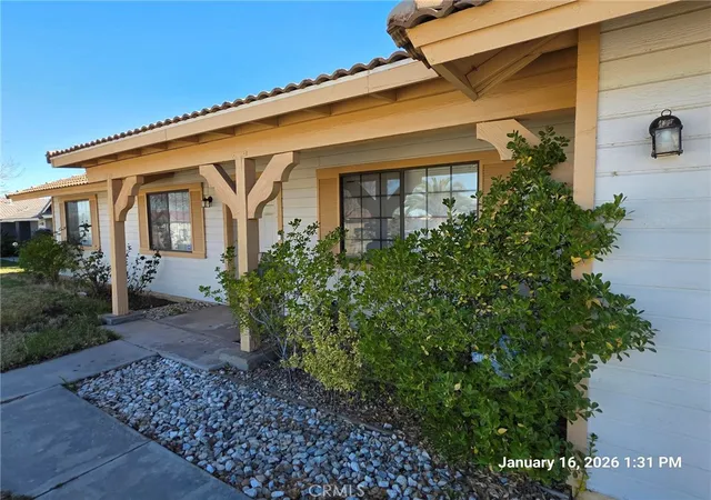 Homes for sale in Hesperia, CA | 15501 Via Bahia St, Hesperia, CA 92345 | MLS# HD26062270