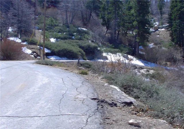 2nd image of 33564 Falling Leaf Dr, Green Valley Lake, CA 92341 | MLS# IV26062284