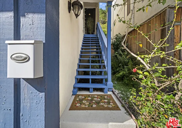2nd image of 9827 Yoakum Dr, Beverly Hills, CA 90210 | MLS# 26667821