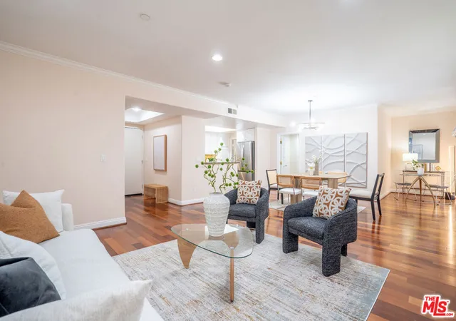4th image of 616 S Wilton Pl, Los Angeles, CA 90005