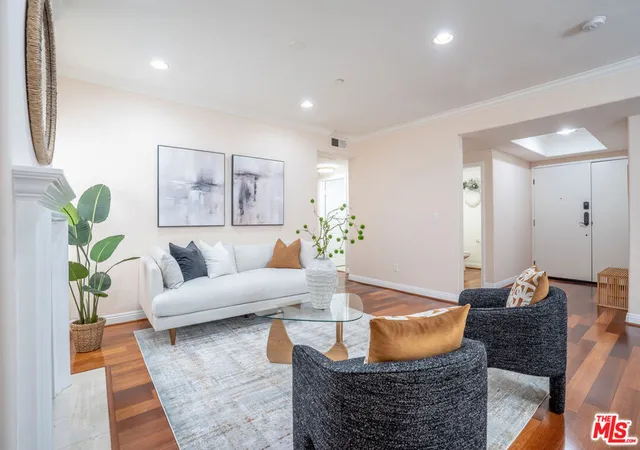 5th image of 616 S Wilton Pl, Los Angeles, CA 90005