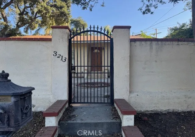 3rd image of 3213 Mills Ave, La Crescenta, CA 91214 | MLS# PF26062488