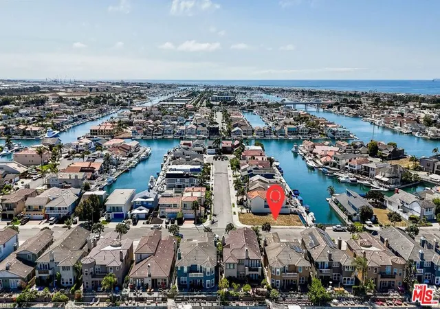 2nd image of 2001 Peninsula Dr, Oxnard, CA 93035 | MLS# 26668385
