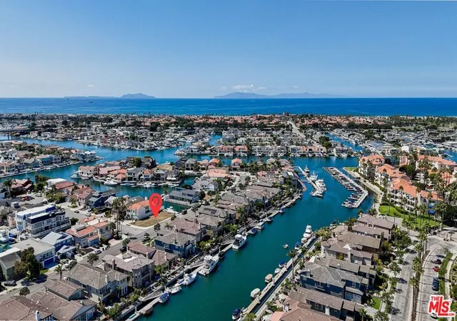 3rd image of 2001 Peninsula Dr, Oxnard, CA 93035 | MLS# 26668385