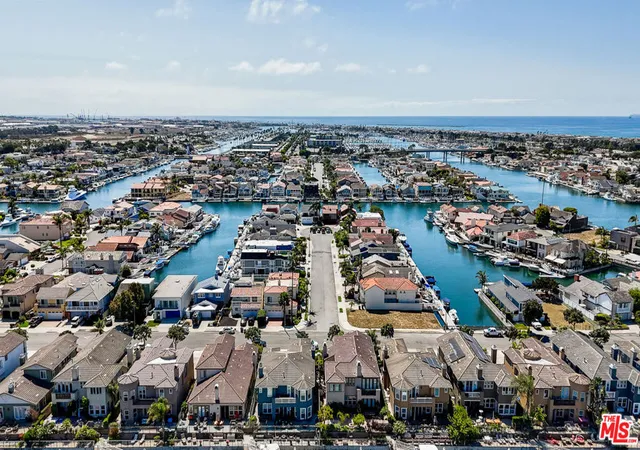 5th image of 2001 Peninsula Dr, Oxnard, CA 93035 | MLS# 26668385