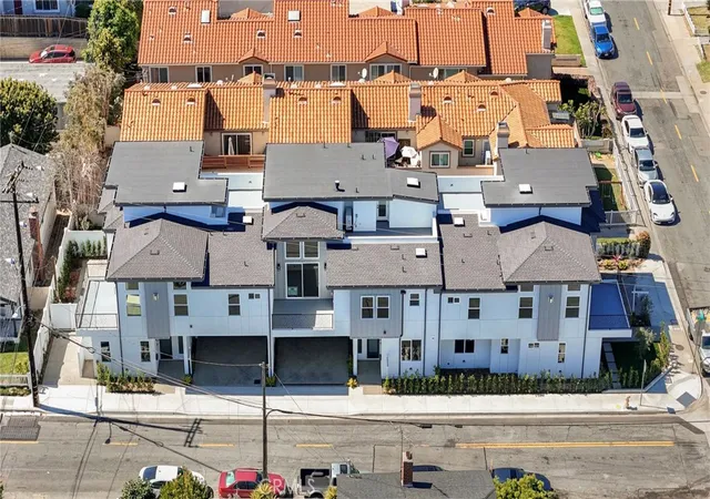 Homes for sale in Redondo Beach, CA | 2409 Perkins Ln, Redondo Beach, CA 90278 | MLS# SB26062760