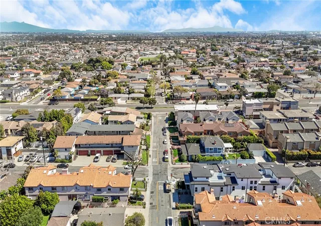 Homes for sale in Redondo Beach, CA | 2409 Perkins Ln, Redondo Beach, CA 90278 | MLS# SB26062760