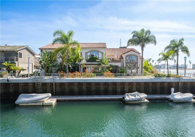 Photo 3 of Single family home for sale at 221 Rivo Alto Cnl, Long Beach, CA 90803 | MLS# PW26062457 | Listing updated on 2026-06-21