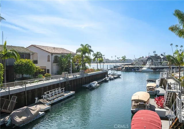 Photo 3 of Single family home for sale at 221 Rivo Alto Cnl, Long Beach, CA 90803 | MLS# PW26062457 | Listing updated on 2026-06-21