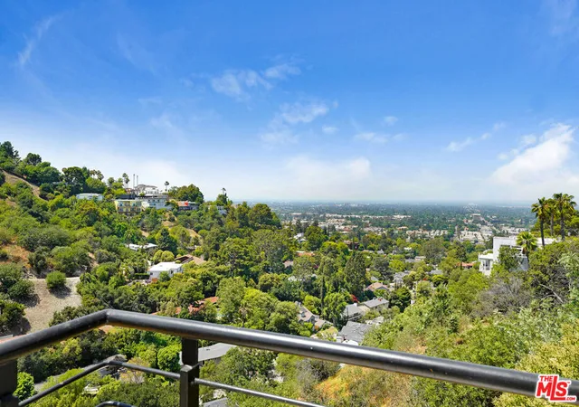 Homes for sale in Sherman Oaks, CA | 3761 Glenridge Dr, Sherman Oaks, CA 91423 | MLS# 26668477