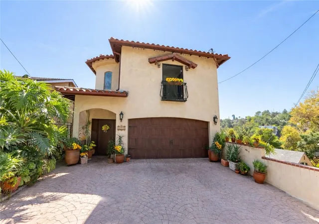 1st image of 633 Sunnyhill Dr, Los Angeles, CA 90065 | MLS# WS26059741