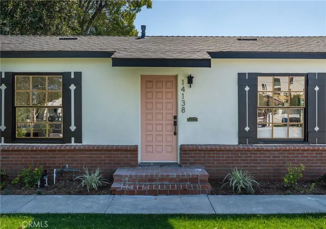 Photo 2 of Single family home for sale at 14138 Archwood, Van Nuys, CA 91405 | MLS# CV26062973 | Listing updated on 2026-09-30