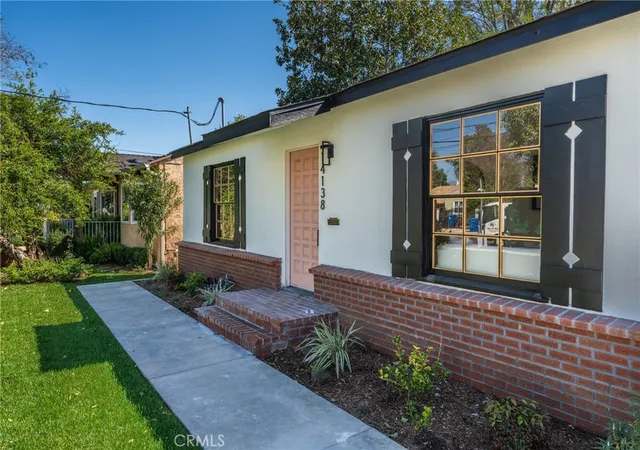 Photo 3 of Single family home for sale at 14138 Archwood, Van Nuys, CA 91405 | MLS# CV26062973 | Listing updated on 2026-09-30