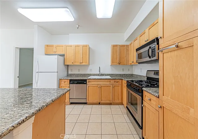 4th image of Savoy Condominiums, Los Angeles, CA 90012