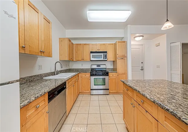5th image of Savoy Condominiums, Los Angeles, CA 90012