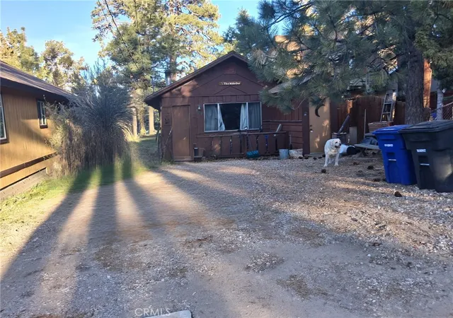 Homes for sale in Sugarloaf, CA | 727 Holmes, Sugarloaf, CA 92386 | MLS# PW26061423