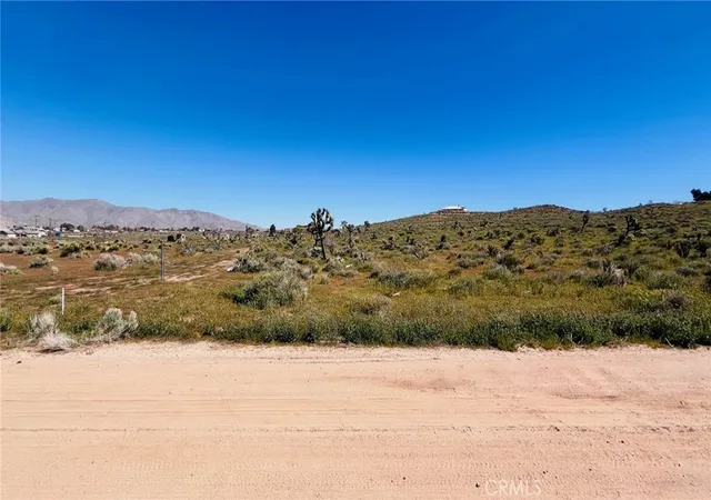 Photo 4 of Land for sale at 10233 Cerra Vista St, Apple Valley, CA 92308 | MLS# HD26063129 | Listing updated on 2026-10-01