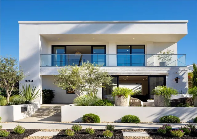 Homes for sale in Corona Del Mar, CA | 304 Goldenrod Ave, Corona Del Mar, CA 92625 | MLS# NP26058399