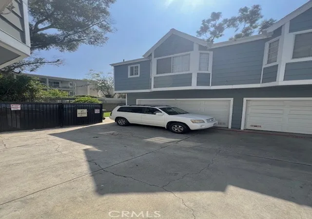 Photo 2 of Condo for sale at 812 Inglewood, Inglewood, CA 90302 | MLS# PW26063224 | Listing updated on 2026-09-30