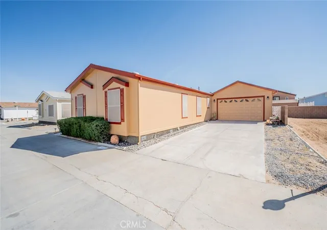 Photo 3 of Sale Pending at 22241 Nisqually #74, Apple Valley, CA 92308 | MLS# DW26048162 | Listing updated on 2026-09-30