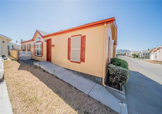 Photo 4 of Sale Pending at 22241 Nisqually #74, Apple Valley, CA 92308 | MLS# DW26048162 | Listing updated on 2026-09-30