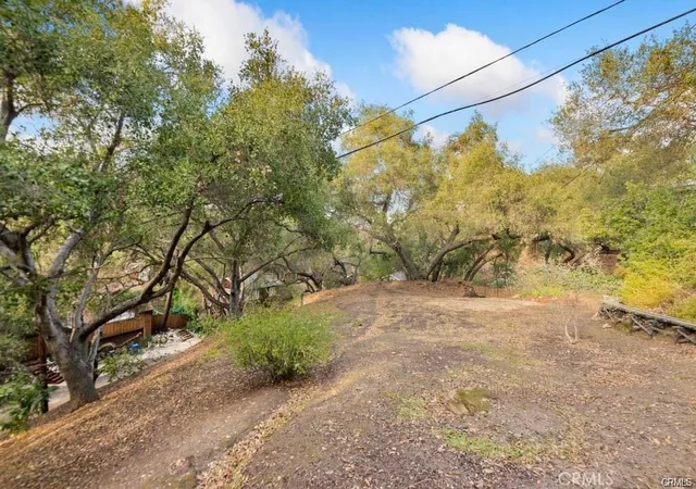 Photo 3 of Land for sale at 0 Elzevir Rd & Morro Dr, Woodland Hills, CA 91364 | MLS# SR26062606 | Listing updated on 2026-09-30