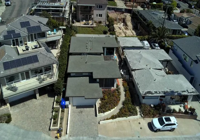 Photo 4 of Multi family home for sale at 4933 35 Ocean Blvd, San Diego, CA 92109 | MLS# 260006842SD | Listing updated on 2026-06-12