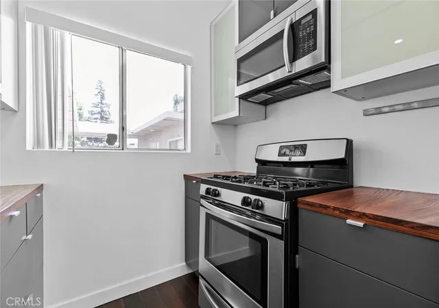 Photo 3 of Condo for sale at 4859 Coldwater Cyn #12, Sherman Oaks, CA 91423 | MLS# SR26063628 | Listing updated on 2026-09-30