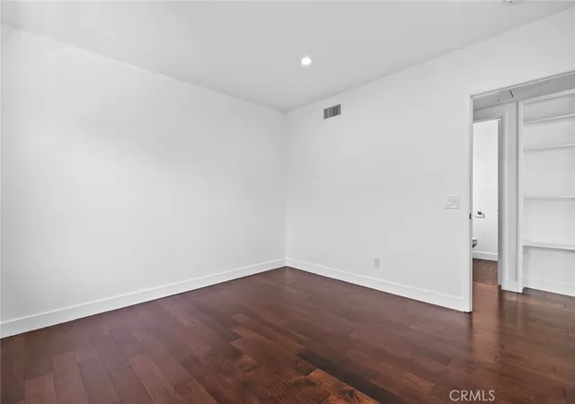 Listing Photo 5 - Condo for sale in building located at 4859 Coldwater Cyn, Sherman Oaks, CA 91423 - Unit #12