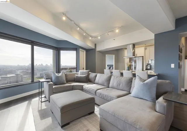 1st image of 6363 Christie Ave #2327, Emeryville, CA 94608 | MLS# 41128342