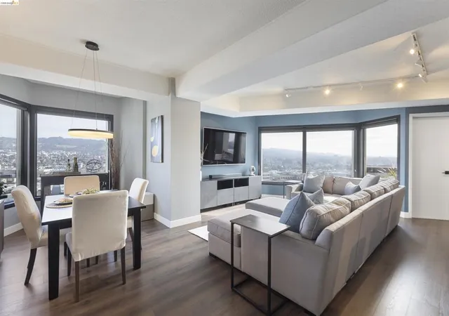 5th image of 6363 Christie Ave #2327, Emeryville, CA 94608 | MLS# 41128342