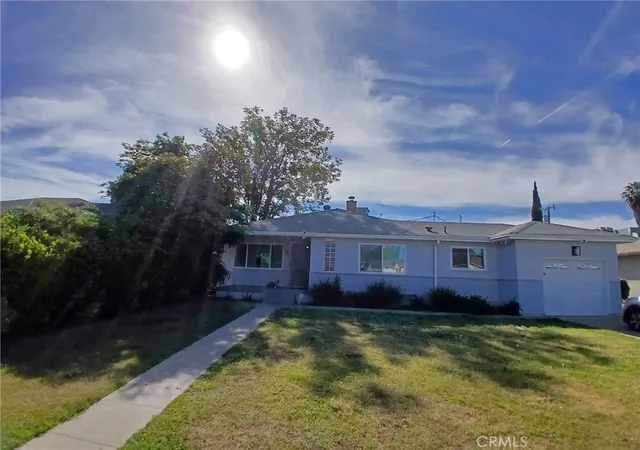 Single family home for sale at 2125 Sacramento St, Bakersfield, CA 93305 | MLS# SR26063784