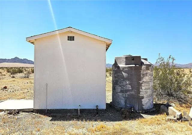 3rd image of 86725 Misty Trl, Twentynine Palms, CA 92277 | MLS# JT26063900