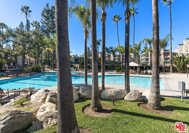 2nd image of 5535 Canoga Ave, Woodland Hills, CA 91367