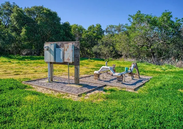 4th image of 571 Calabasas Rd, Watsonville, CA 95076 | MLS# ML82040072