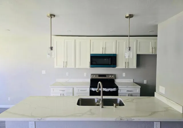 3rd image of 2936 Peachtree Dr, Stockton, CA 95203