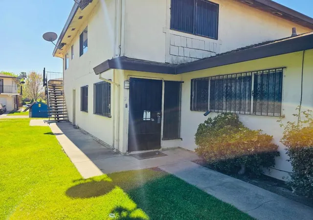 5th image of 2936 Peachtree Dr, Stockton, CA 95203