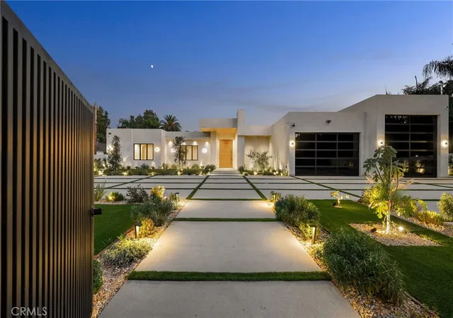 3rd image of 22924 Erwin St, Woodland Hills, CA 91367 | MLS# SR26064011