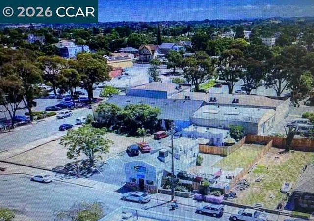 23rd image of 809 W 2nd St, Antioch, CA 94509 | MLS# 41128407